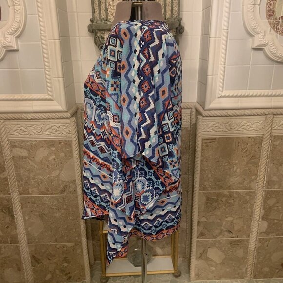 Glance. Size XL. Pullover, Tie front. Kaftan Style Sleeves. Semi Sheer. B85. - Picture 3 of 6